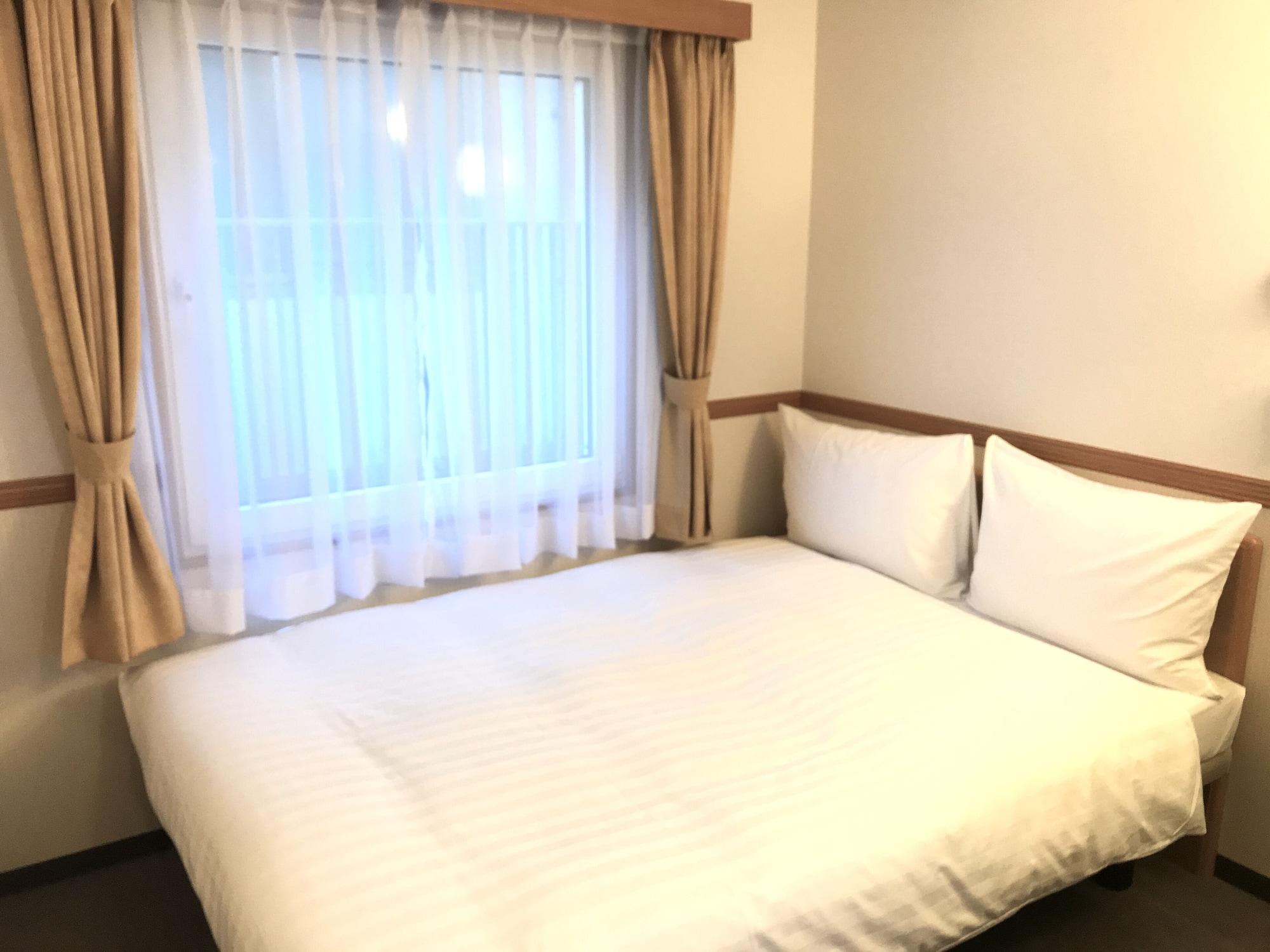 Toyoko Inn Yokohama Tsurumi Eki Higashi Guchi Екстериор снимка