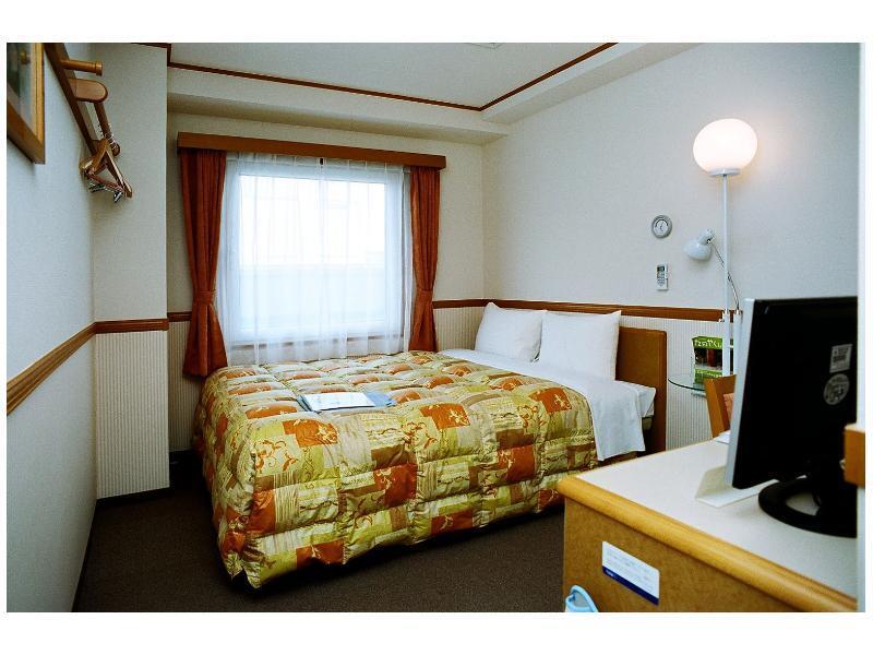 Toyoko Inn Yokohama Tsurumi Eki Higashi Guchi Екстериор снимка